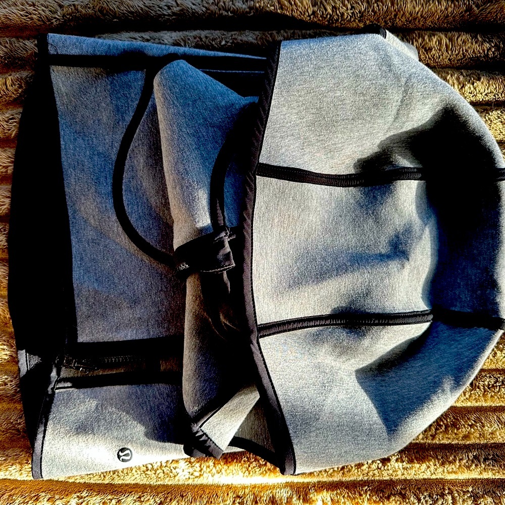 Lululemon Insculpt Reversible Vest - Picture 2 of 6